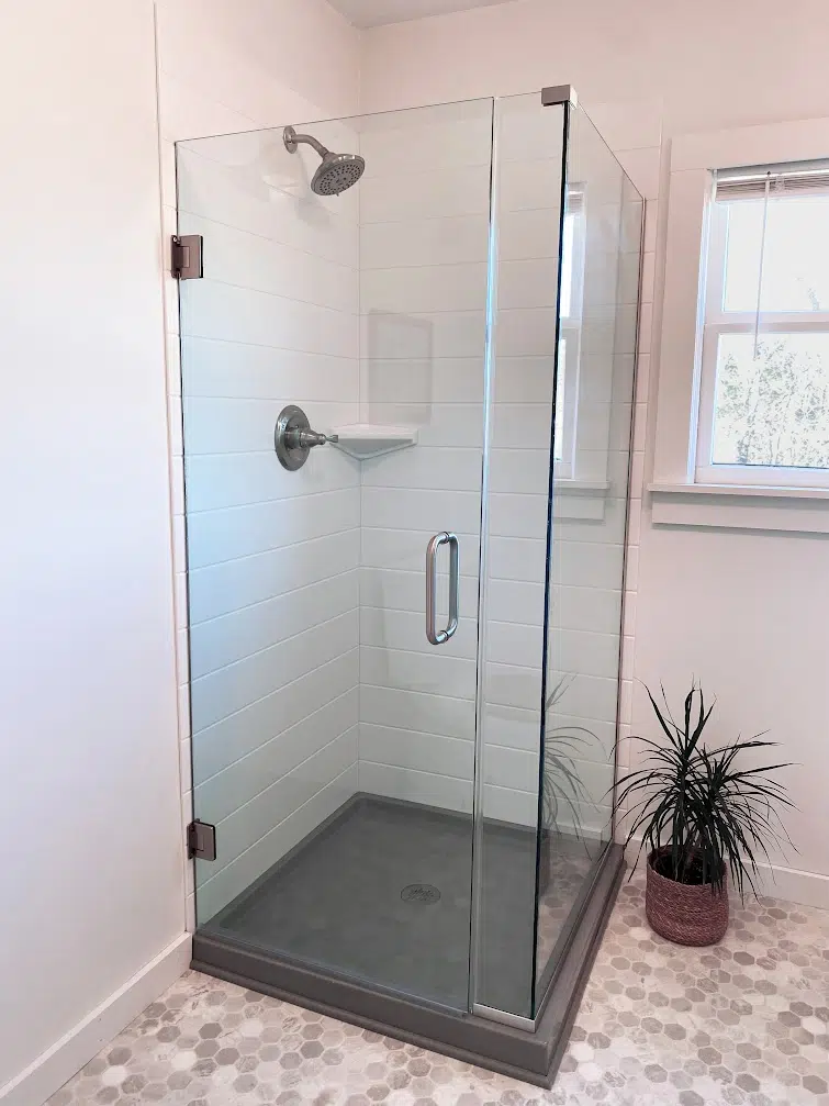 Compact Glass Shower