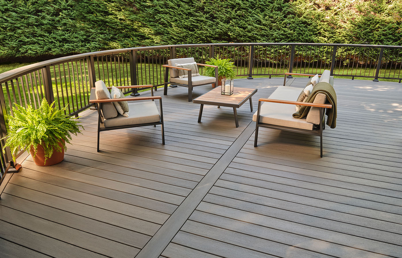TimberTech Landmark Collection Castle Gate deck